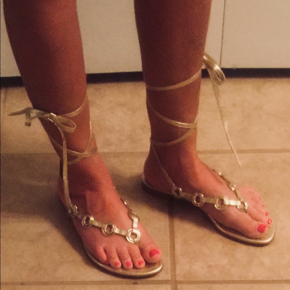 Antonio Melani metallic gold sandals. Size 8.5